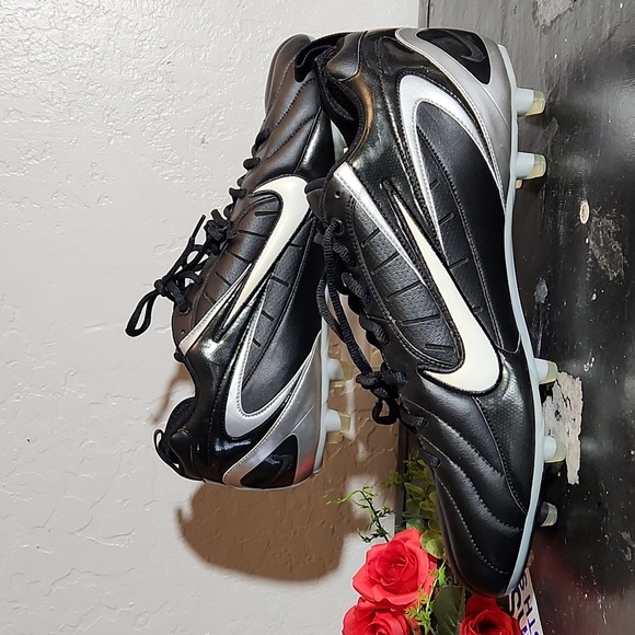 NIKE Suoer Speed Football Cleats 15 Nwot
